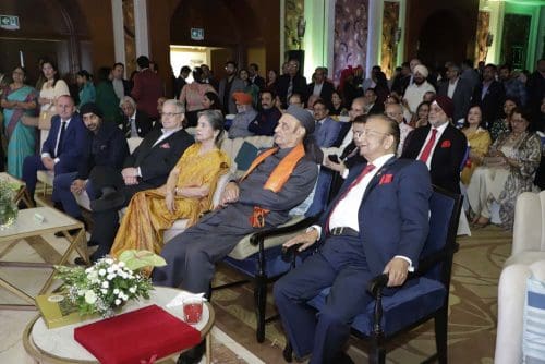 STIC Travel Group reflexiona sobre 50 años de logros 17 Con el Dr. Karan Singh