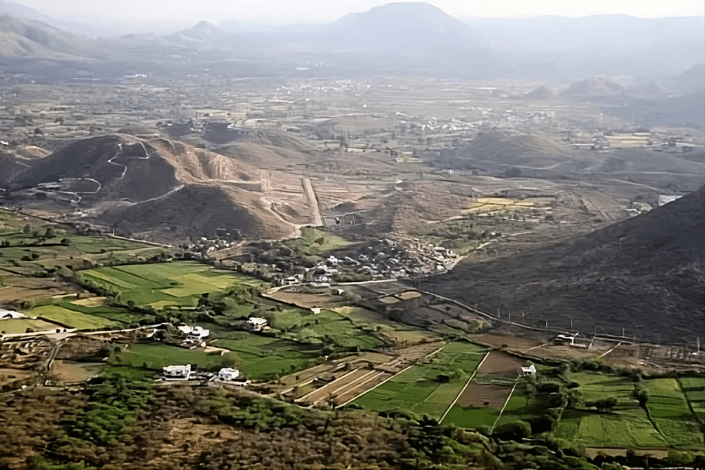 Aravali Hills Rajasthan  
Image Credit: TeshTesh, CC BY-SA 4.0 via Wikimedia Commons 