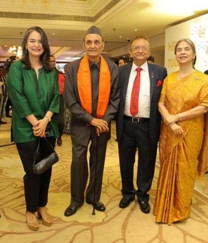 STIC Travel Group reflexiona sobre 50 años de logros 6 Con el Dr. Karan Singh