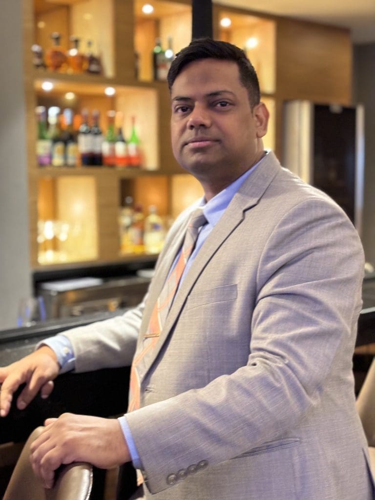 Ayush Pandey director de alimentos y bebidas Holiday Inn Agra