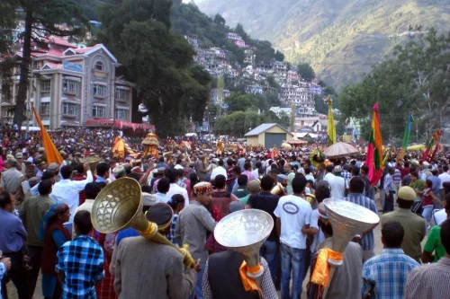 Kullu Dussehra main procession 1024x683 1 scaled Dance, Music and Joy: 9 Indian Cities That Light Up with Navratri Festive Splendour