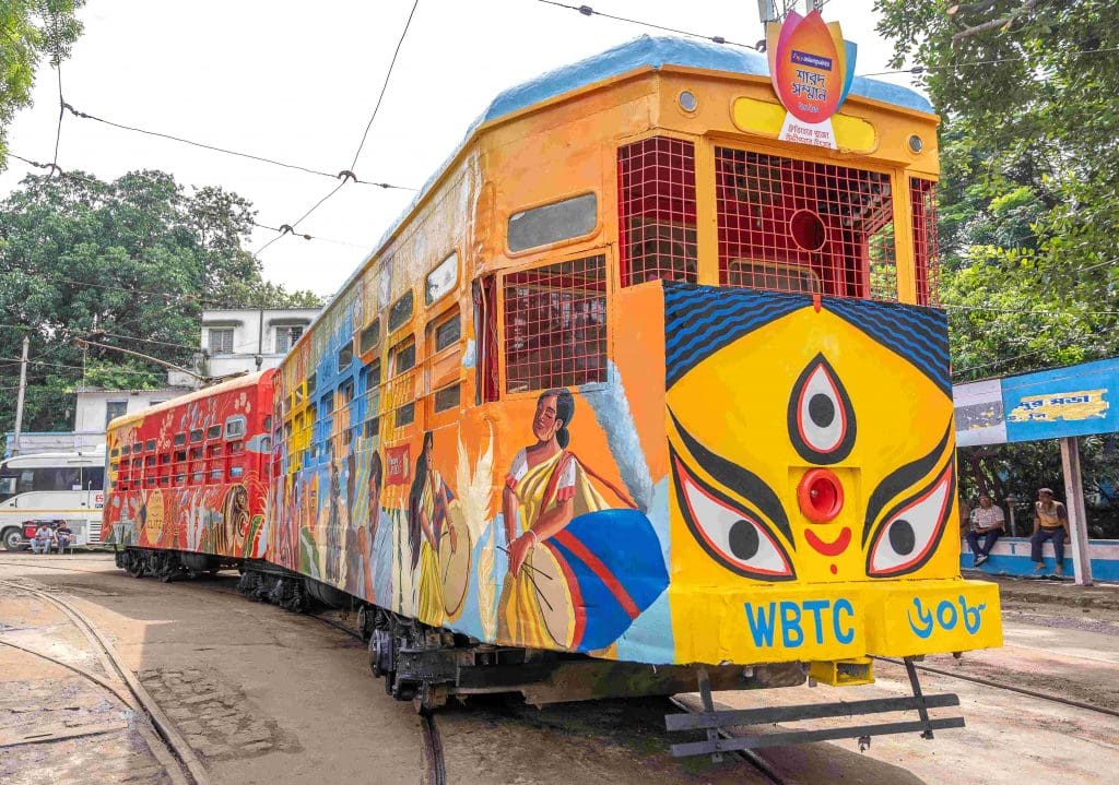 Durga Pujo - Tram