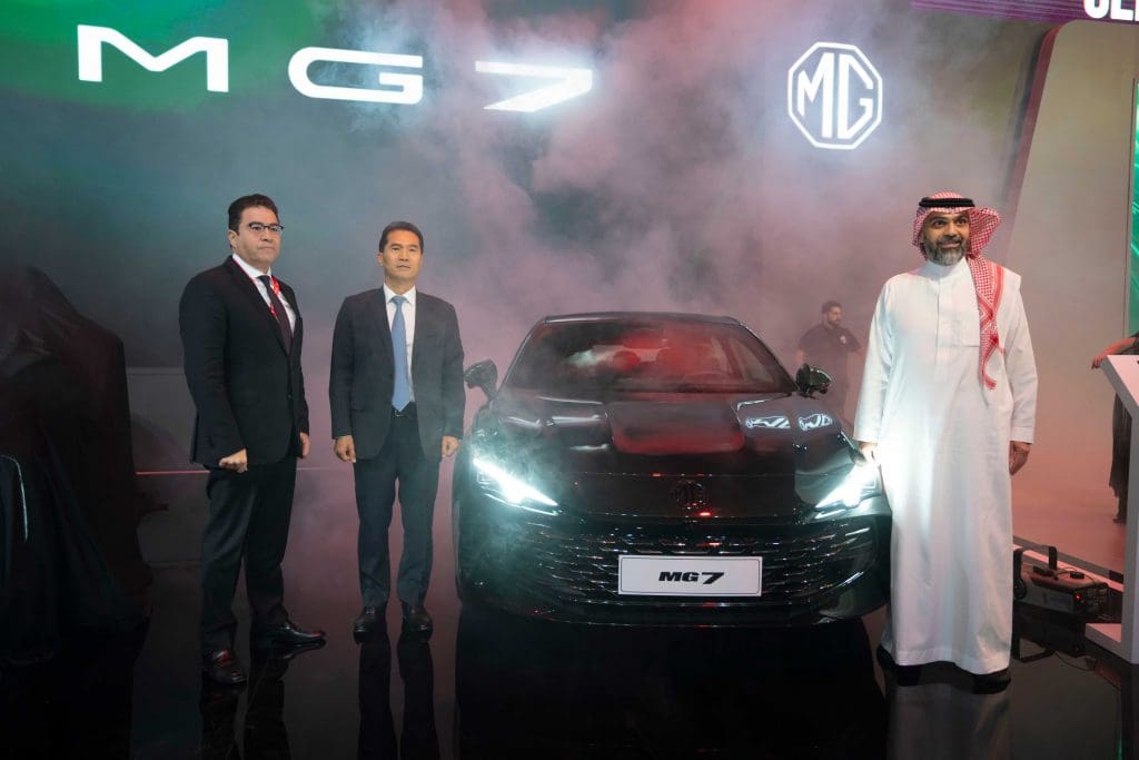 Image2 MG7 en exhibición MG Motor en el Salón del Automóvil de Riyadh estreno mundial del nuevo MG Whale y debut regional del MG7