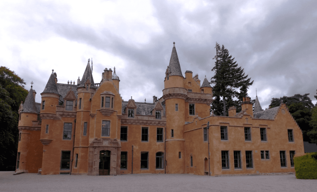 Aldourie Castle- Scotland Romantic Retreats