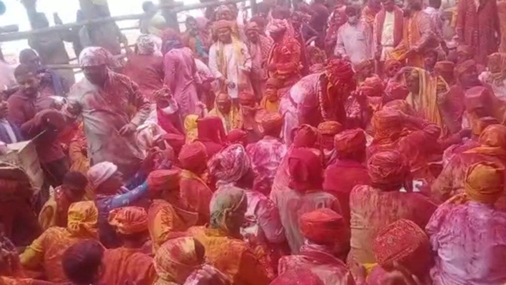 barsana samaj gayan 6 Great Holi Festival Traditions: Celebrate Time-Honoured Rituals of Revelry