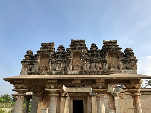 14-century Ganagitti Jain temple complex Kunthunatha Tirthankara, Hampi Jain Temples of Karnataka Image courtesy:Sarah Welch via Wikipedia Commons