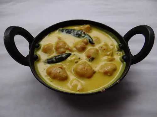 Kadhi Pakoda 1024x768 1 scaled Taste the rich flavours -Top 10 dishes of Chhattisgarh's traditional cuisine