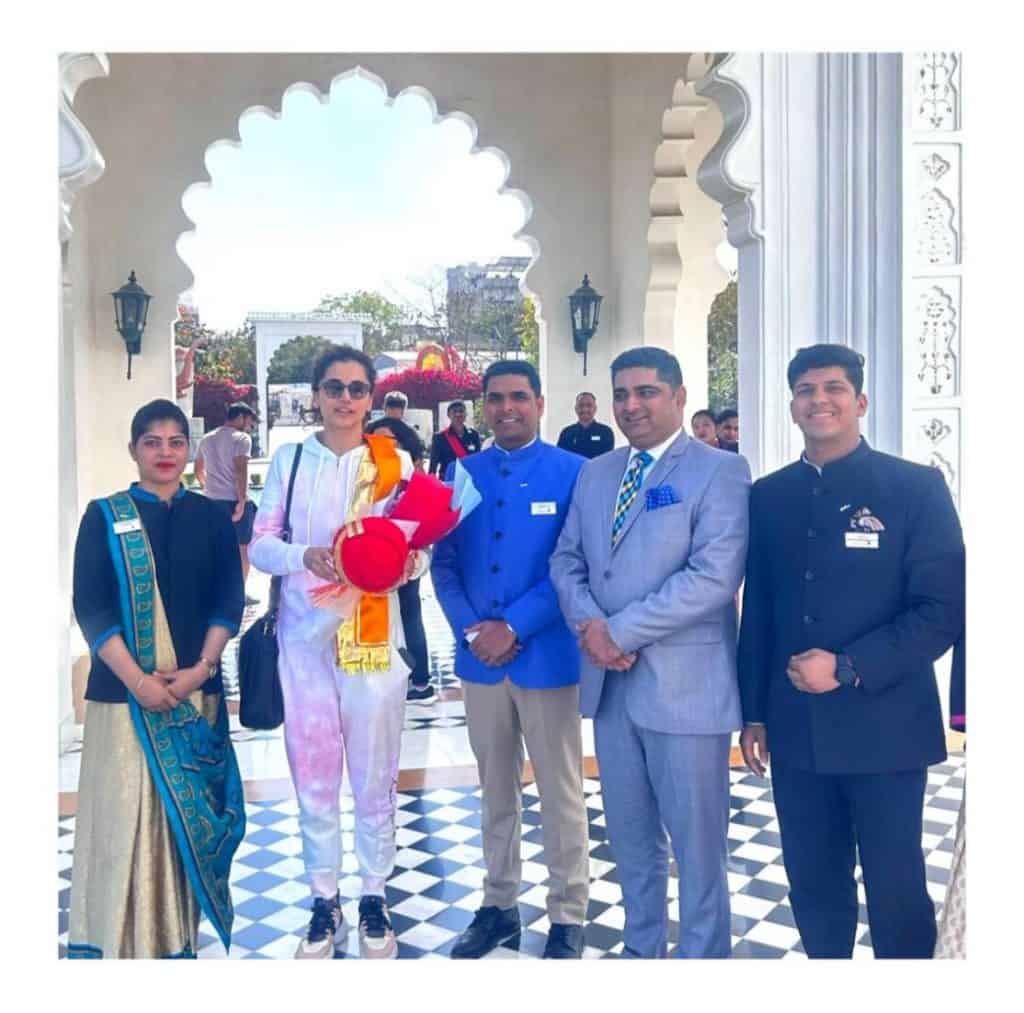 Tapsee Pannu with Radisson Blu Udaipur Team