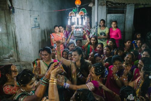 Dancing at a Gujarati wedding. Image courtesy: Adam Cohn via Flickr