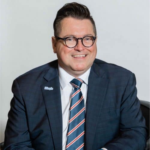 Illinois Office of Tourism opens office in New Delhi to attract more visitors to Illinois 1 Daniel Thomas, Deputy Director of the Illinois Department of Commerce and Economic Opportunity, Office of Tourism: Illinois Office of Tourism opens office in New Delhi to attract more visitors to Illinois