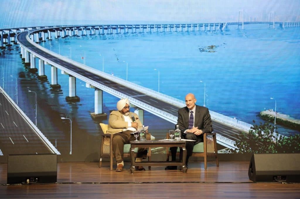 HVS ANAROCK HOPE 2025: From Incredible India to Irresistible India 15 (R to L) Larry Cuculic, President & CEO, BWH Hotels, in conversation with Mandeep S. Lamba, President & CEO, HVS ANAROCK at HOPE 2025