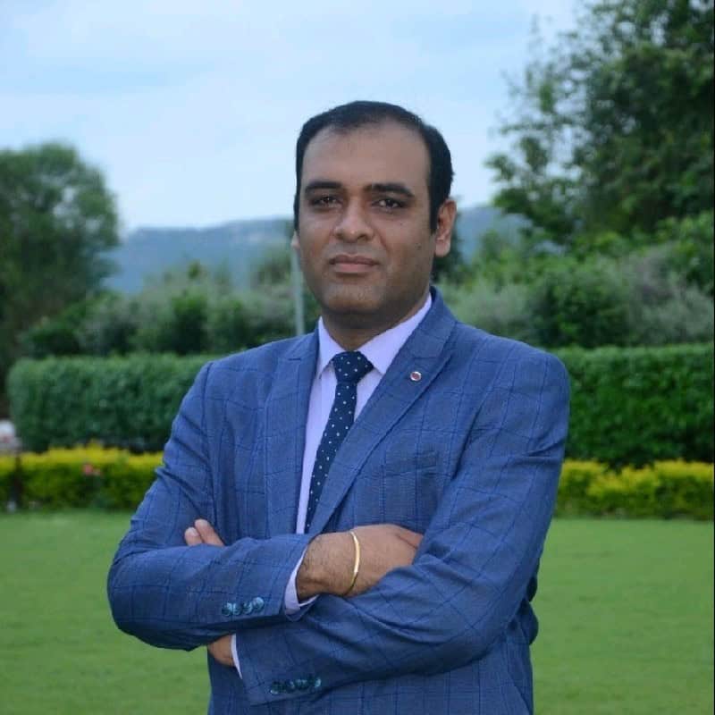 Prakash Bedi, Vice President of Clarks Safari