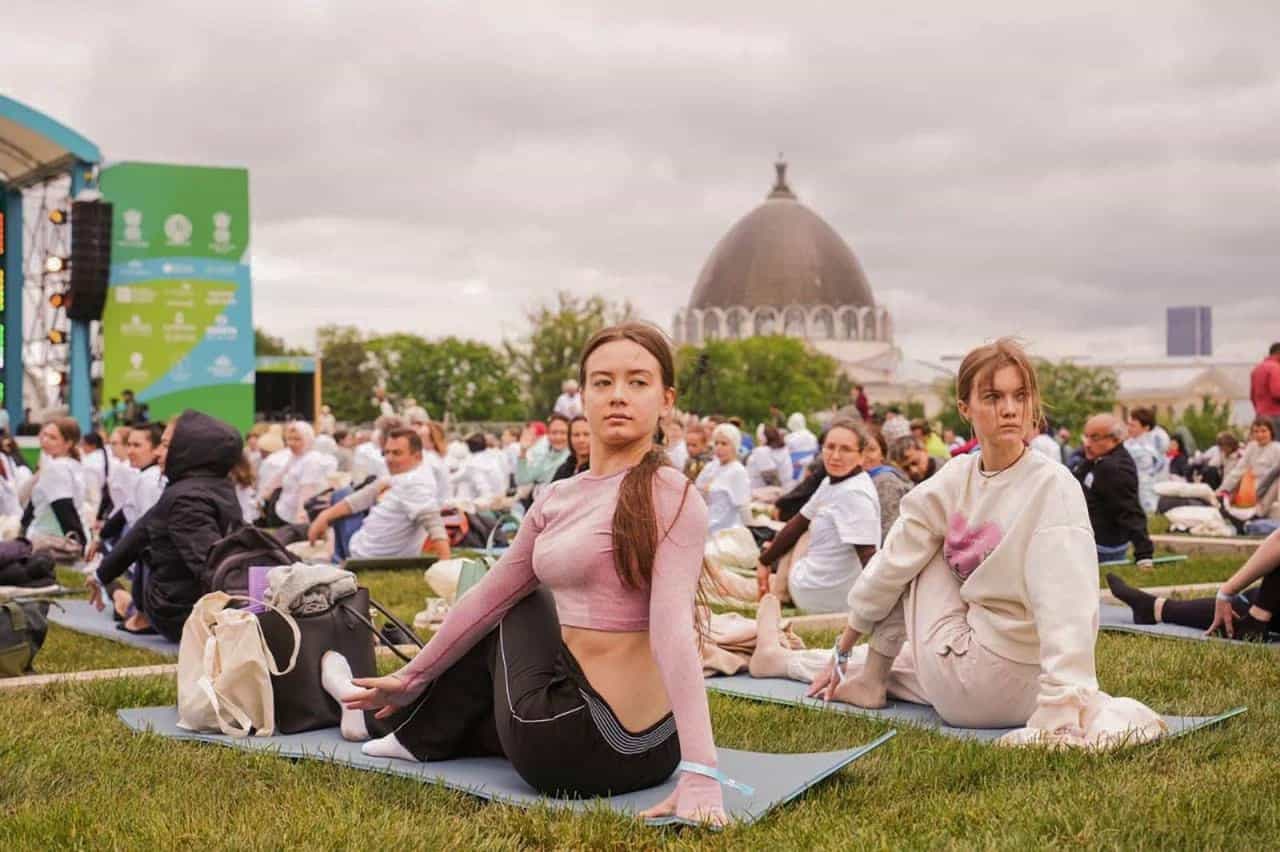 Over 7,000 Join International Yoga Day Celebrations in Moscow 1 Organised in partnership with the Embassy of India in Russia, the event formed part of the city’s seasonal 'Summer in Moscow' programme. International Yoga Day