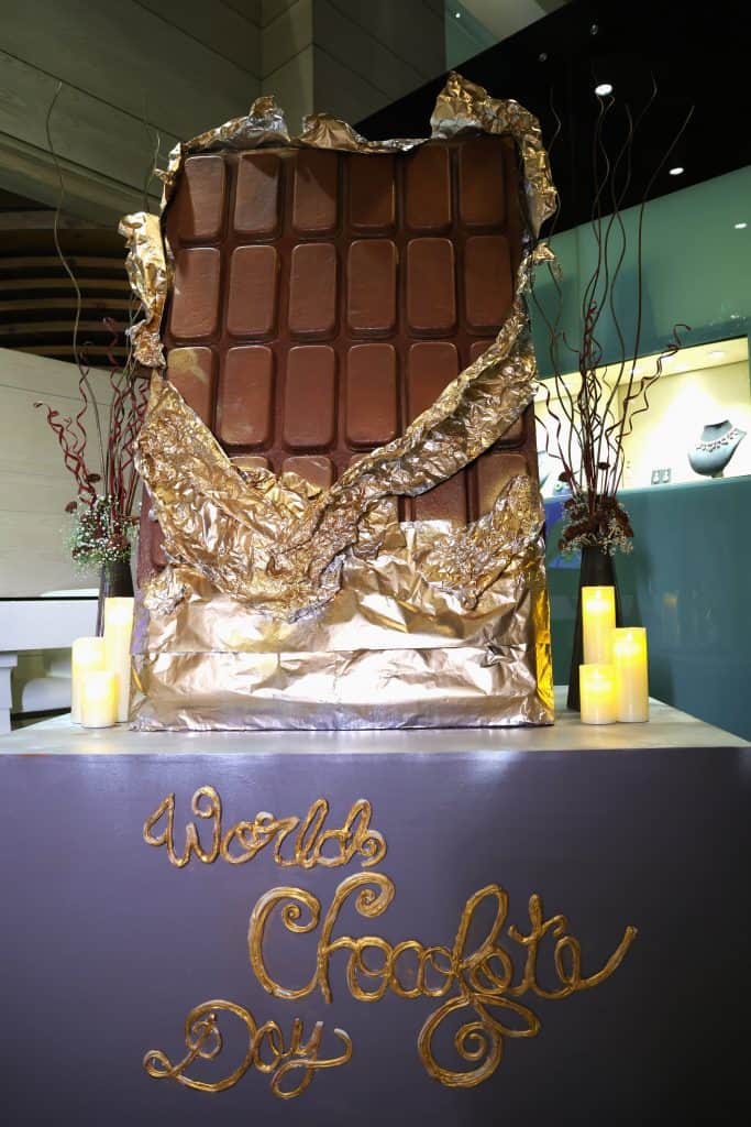 Le Meridien New Delhi celebrates World Chocolate Day with a Towering Chocolate Marvel