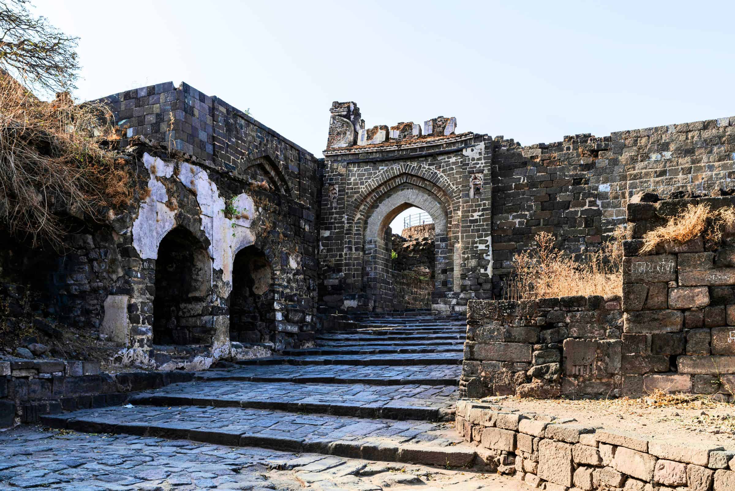 4 Stunning Forts and Caves Near Ajanta and Ellora You Need to Explore