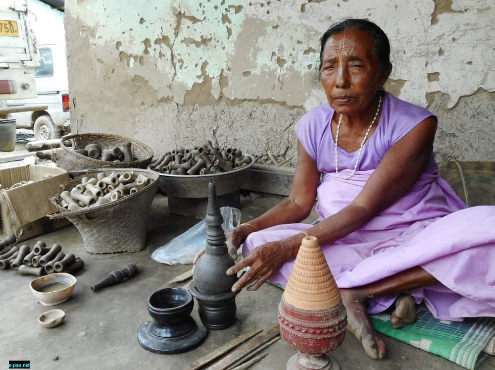 In Manipur’s Longpi village, artisans grind weathered and serpentine rock into powder, mix it with water, and hand-shape each piece without a potter’s wheel. The forms are sun-dried, then fired in open flames. Still hot, they’re polished with machee leaves, giving the pottery its rich black sheen and smooth finish. Courtesy: e-pao.ne