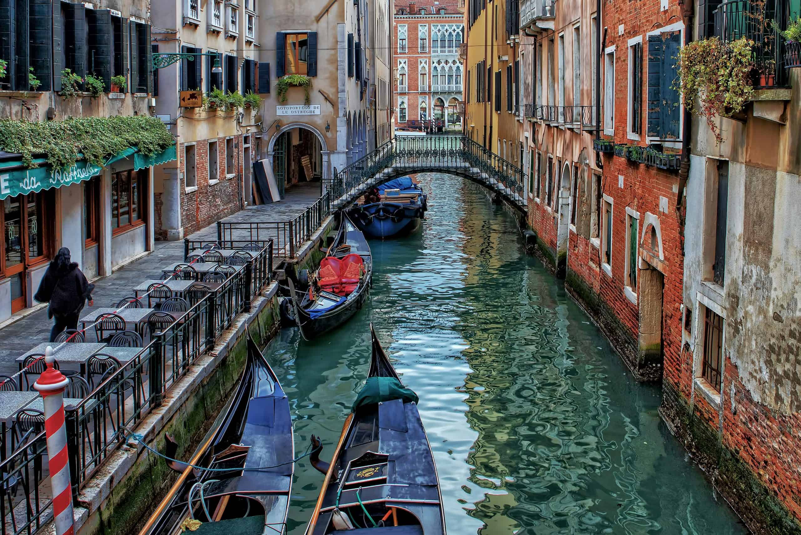 Venice in summer, with gondolas drifting through canals, hidden courtyards around every corner, and art at every turn, is a city that feels like a dream brought to life. Image courtesy:
Ricardo Gomez Angel via Unsplash
