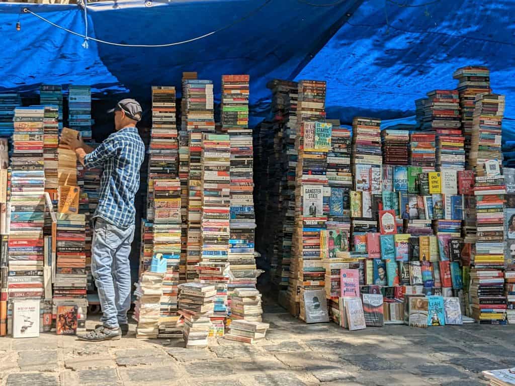 8 Famous Indian Book Markets Every Bibliophile Will Love Image courtesy: Edwin Poulose via Pexels.com