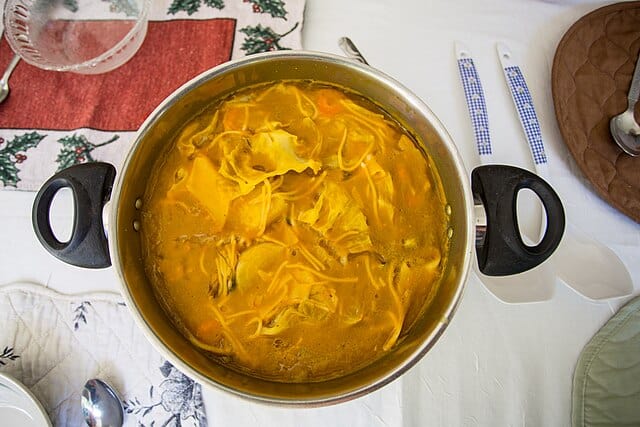 A warm pot of Haitian Soup Joumou, rich with flavor and tradition. Image Courtesy: Lëa-Kim Châteauneuf, Wikimedia