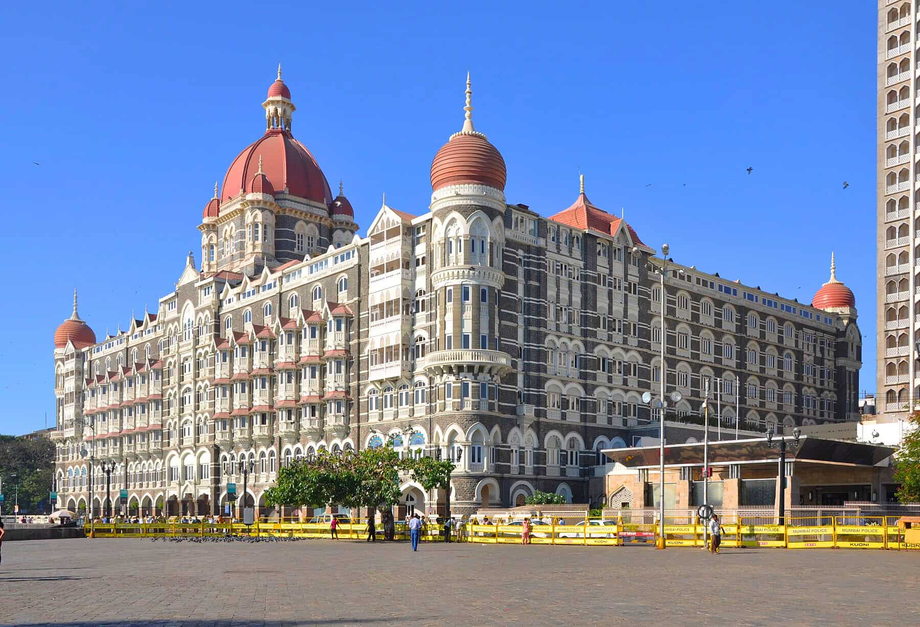 Taj Mahal Palace was always conceived as a catalyst for connection, uniting East and West beneath its vaulted ceiling, and serving as the unofficial drawing room of India’s financial capital. Image courtesy: Wikipedia