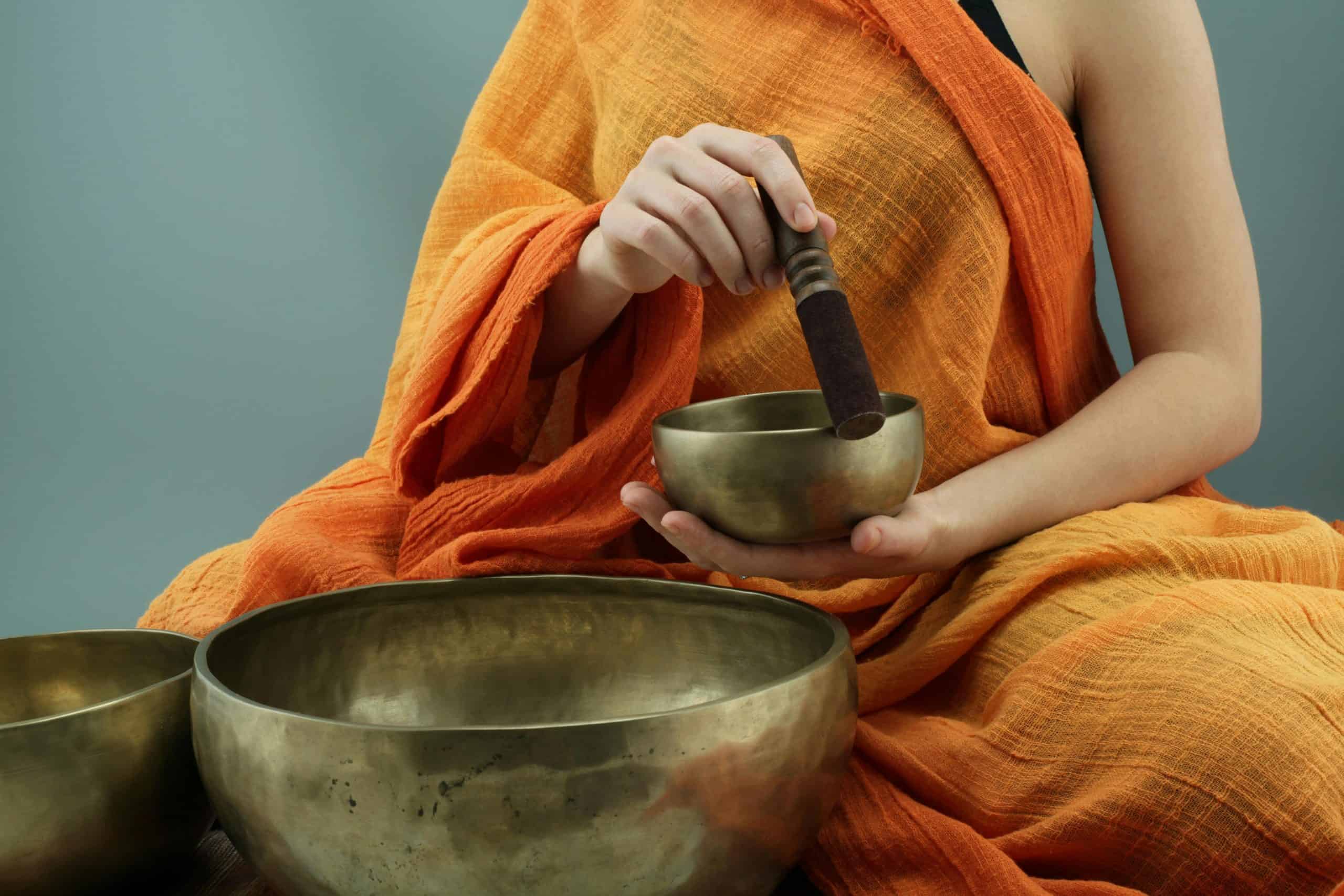 11 powerful mindfulness techniques you can do anytime anywhere. Image courtesy: Macgicbowls via Pexels.com