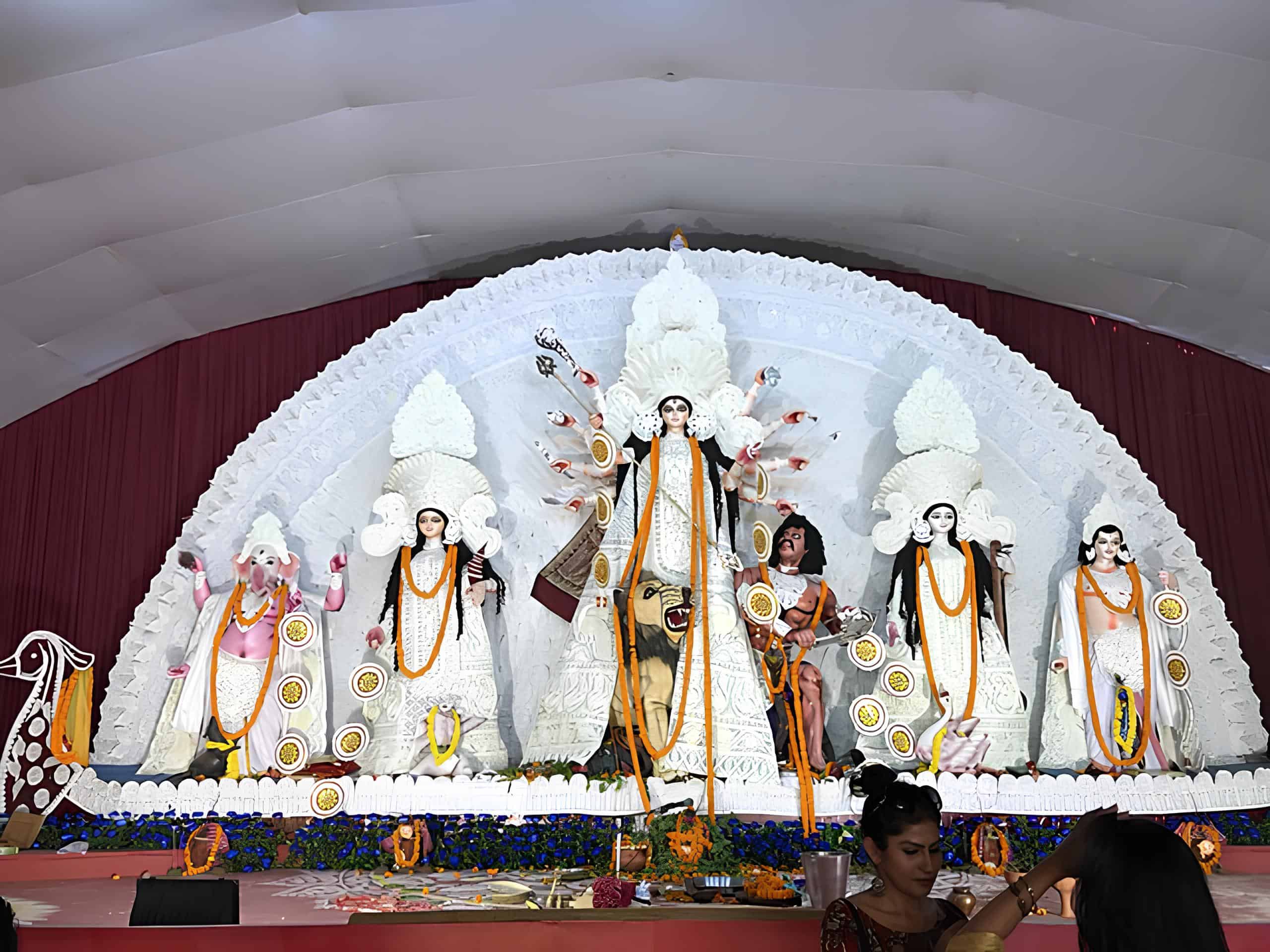 Chittaranjan Park Cooperative Pandal Durga Puja. Courtesy- Slyronit, Wikimedia