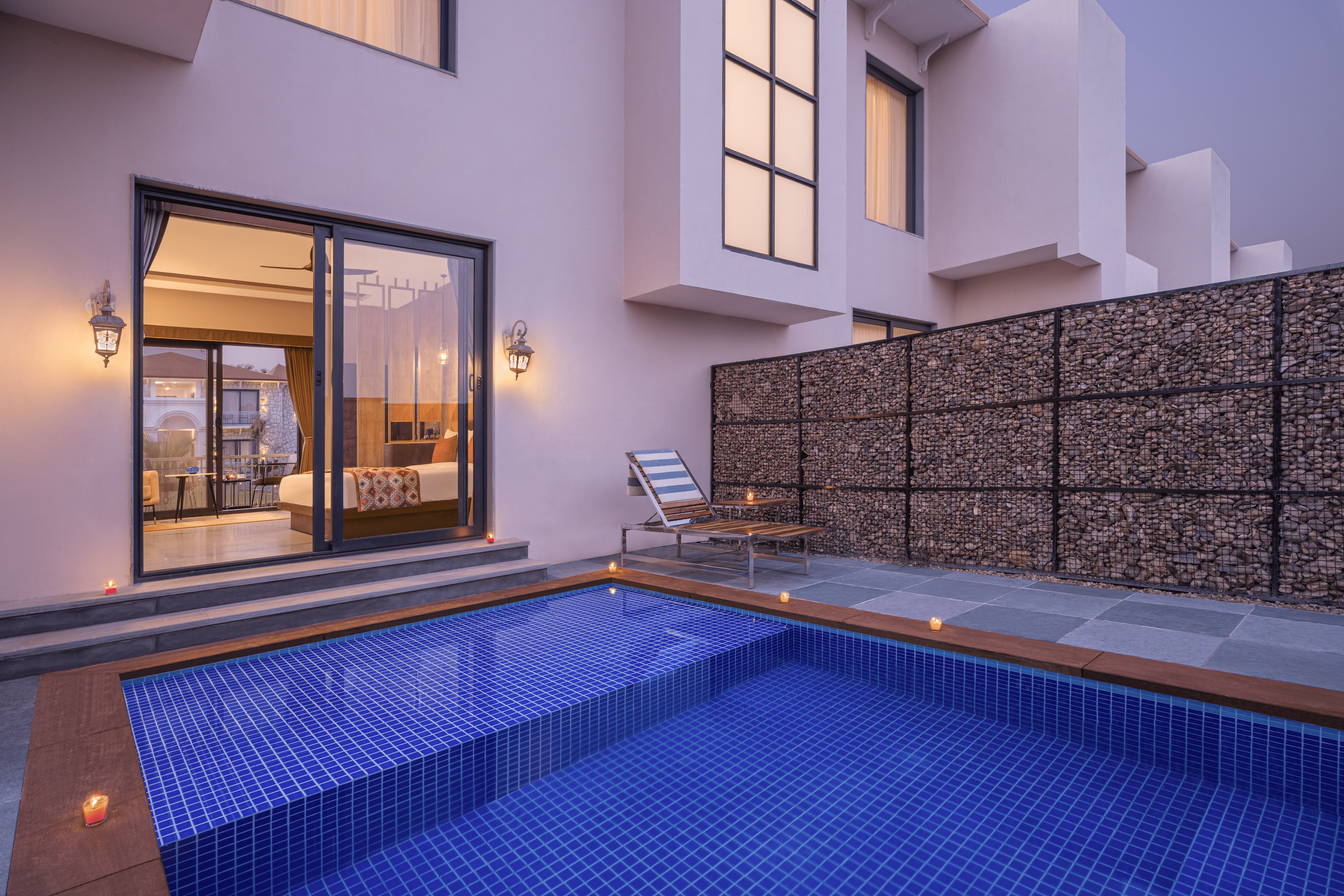 private plunge pool at Bookmark Jogi Mahal