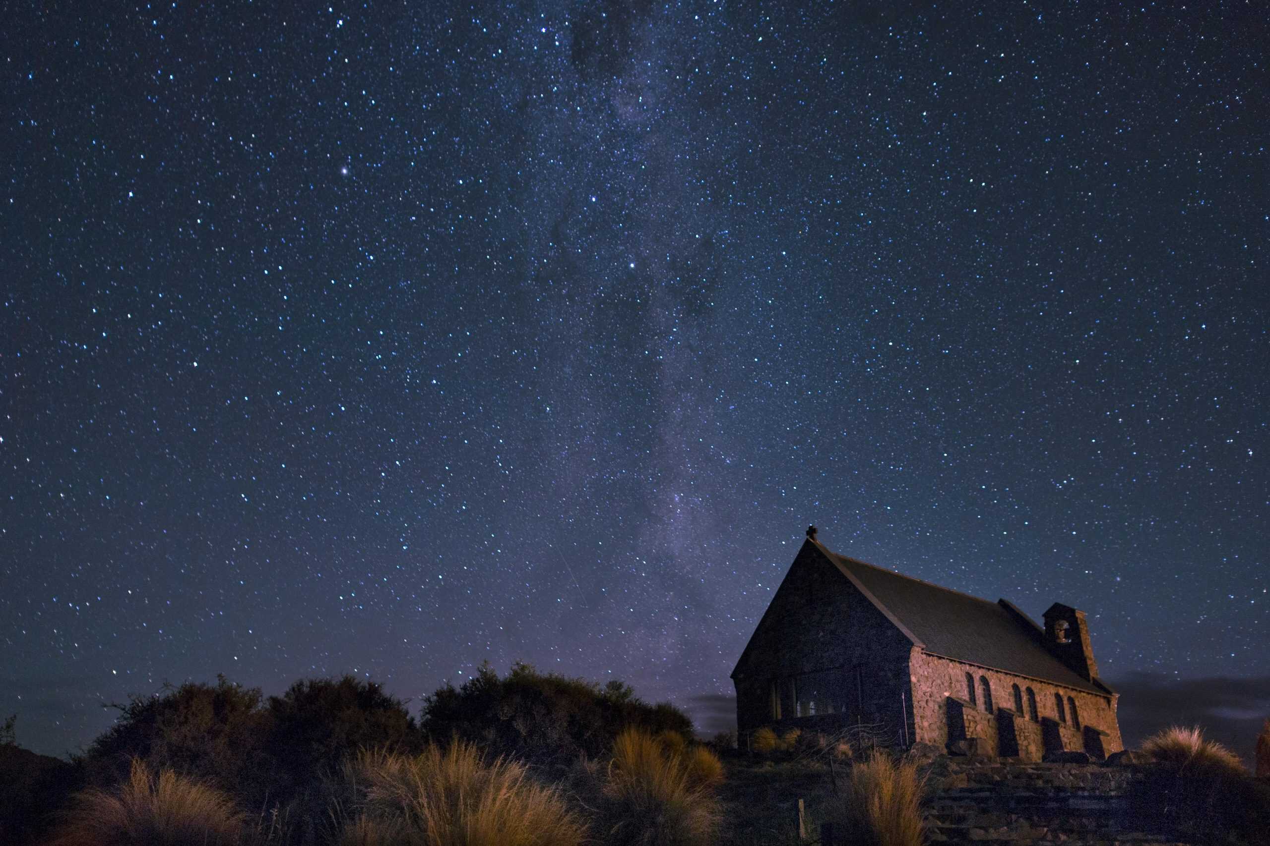 Star filled night over Lake Tekapo in the Aoraki Mackenzie Dark Sky Reserves, Canterbury, New Zealand. Courtesy Ken Cheung, Pexels