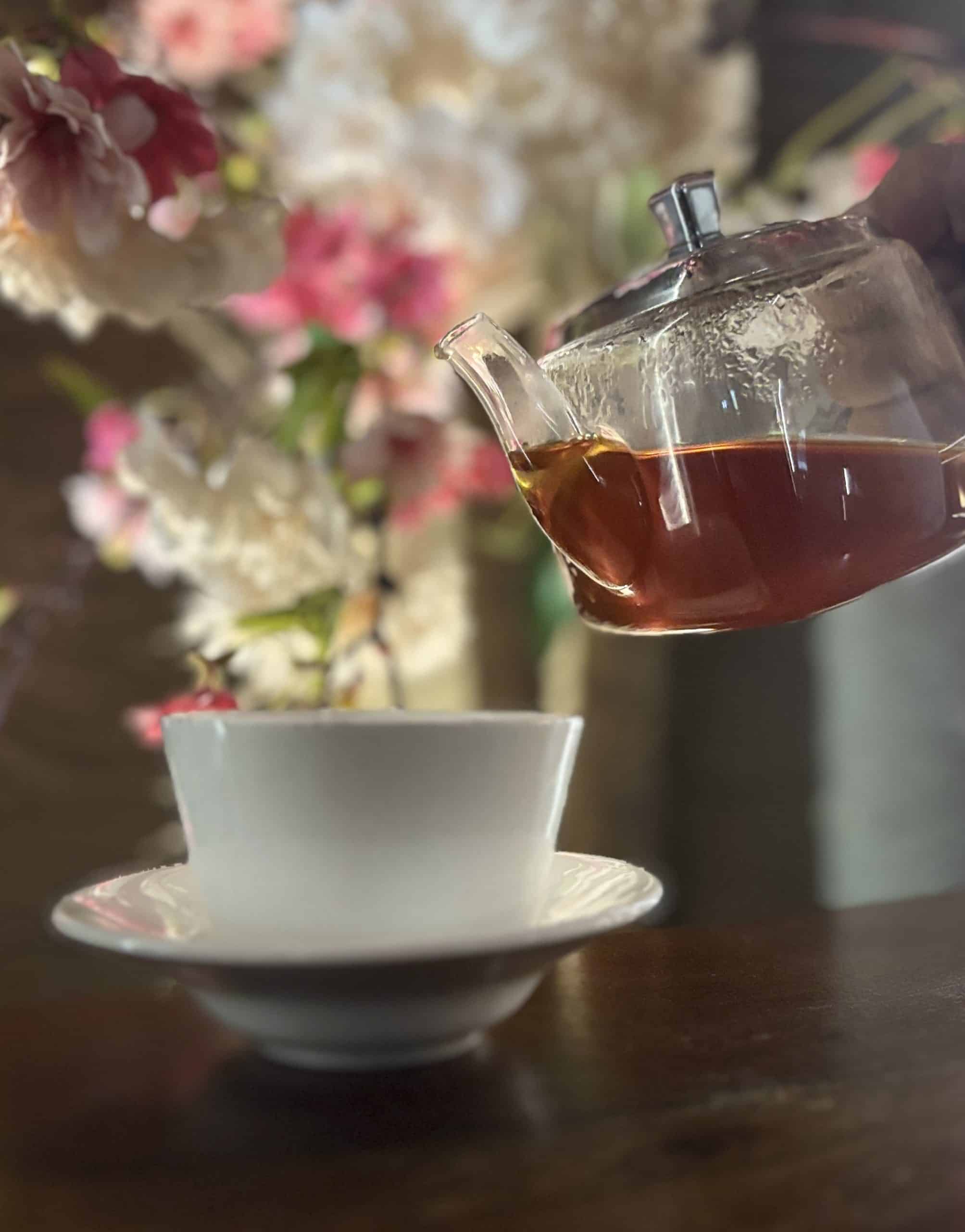 Warm, soothing and beautifully layered, the Yuki Special brings together whisky and toasted barley tea—an earthy, fragrant pairing enhanced by ginger warmth and a soft sweetness of black sugar. A few drops of pear essence lend a delicate lift, creating a winter drink that feels both comforting and refined.