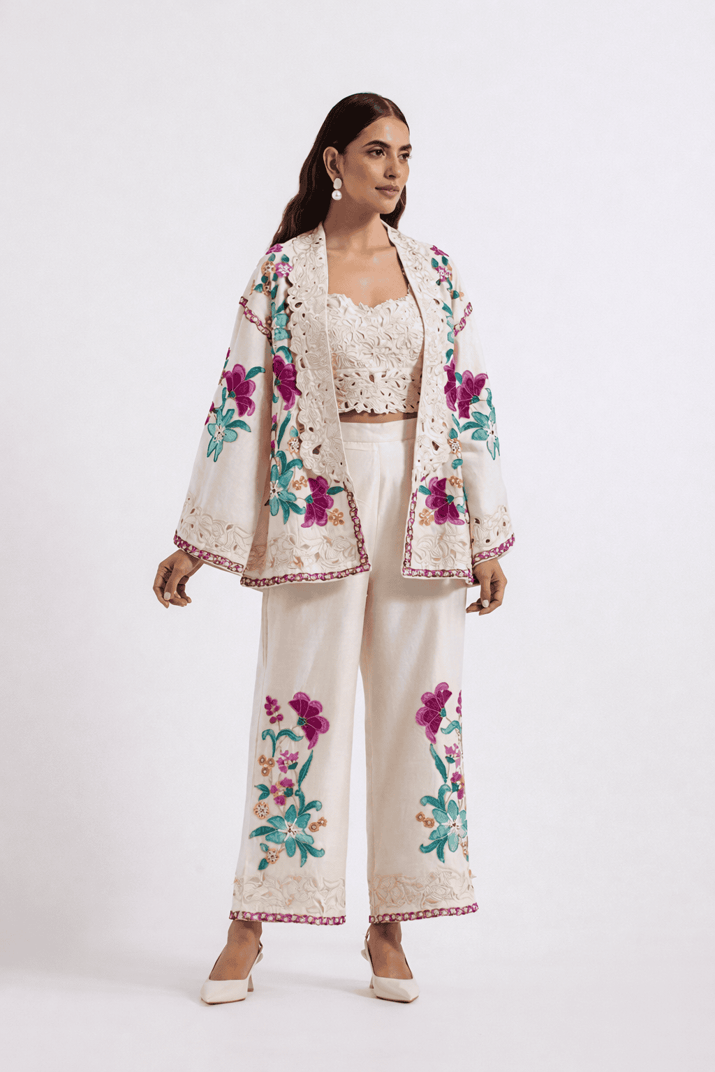 Luxury travel dress code. Image courtesy: Chandrima