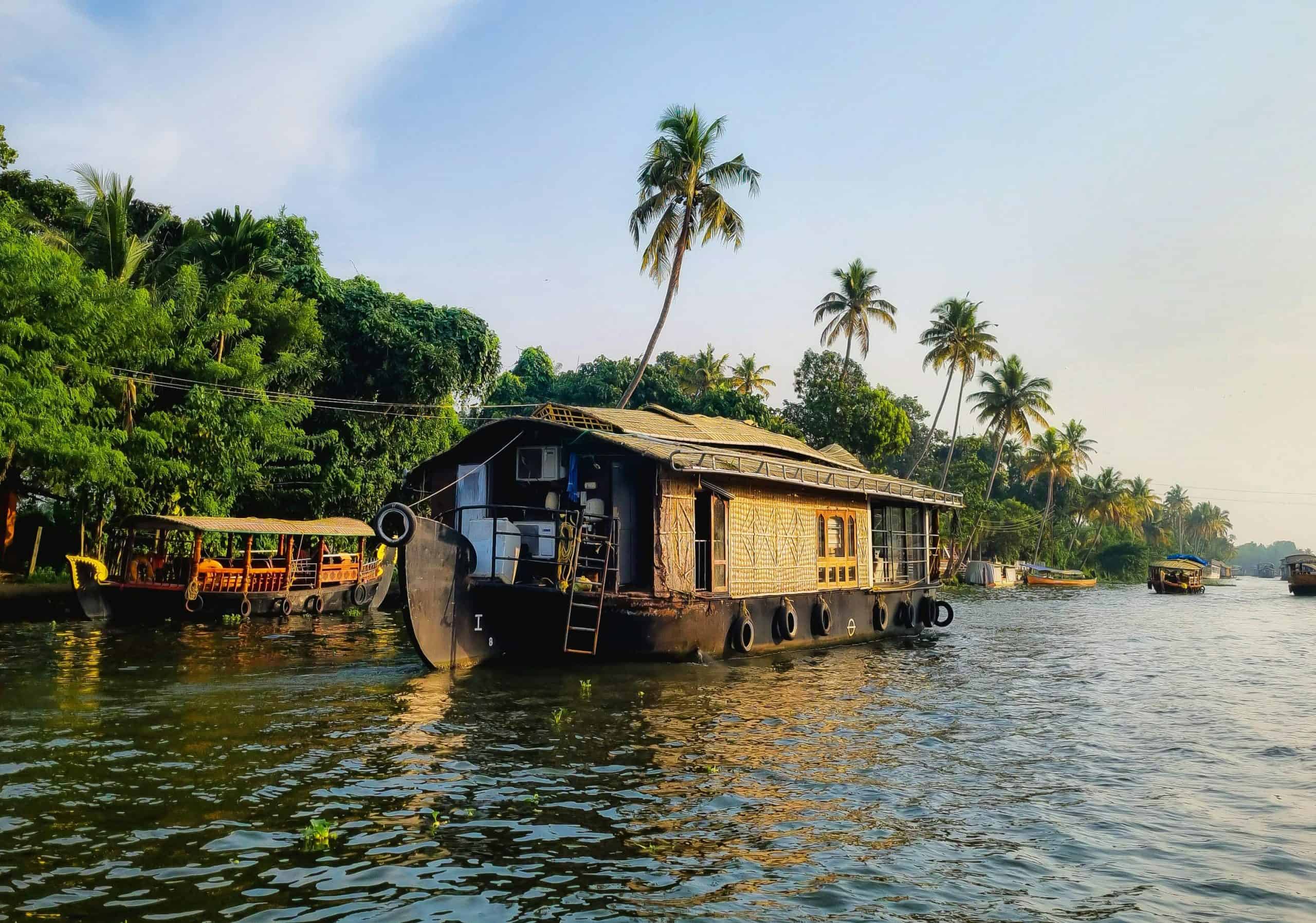 Even restless travellers find themselves eating more slowly near a lake. Image Courtesy:   Aravind P S via Pexels