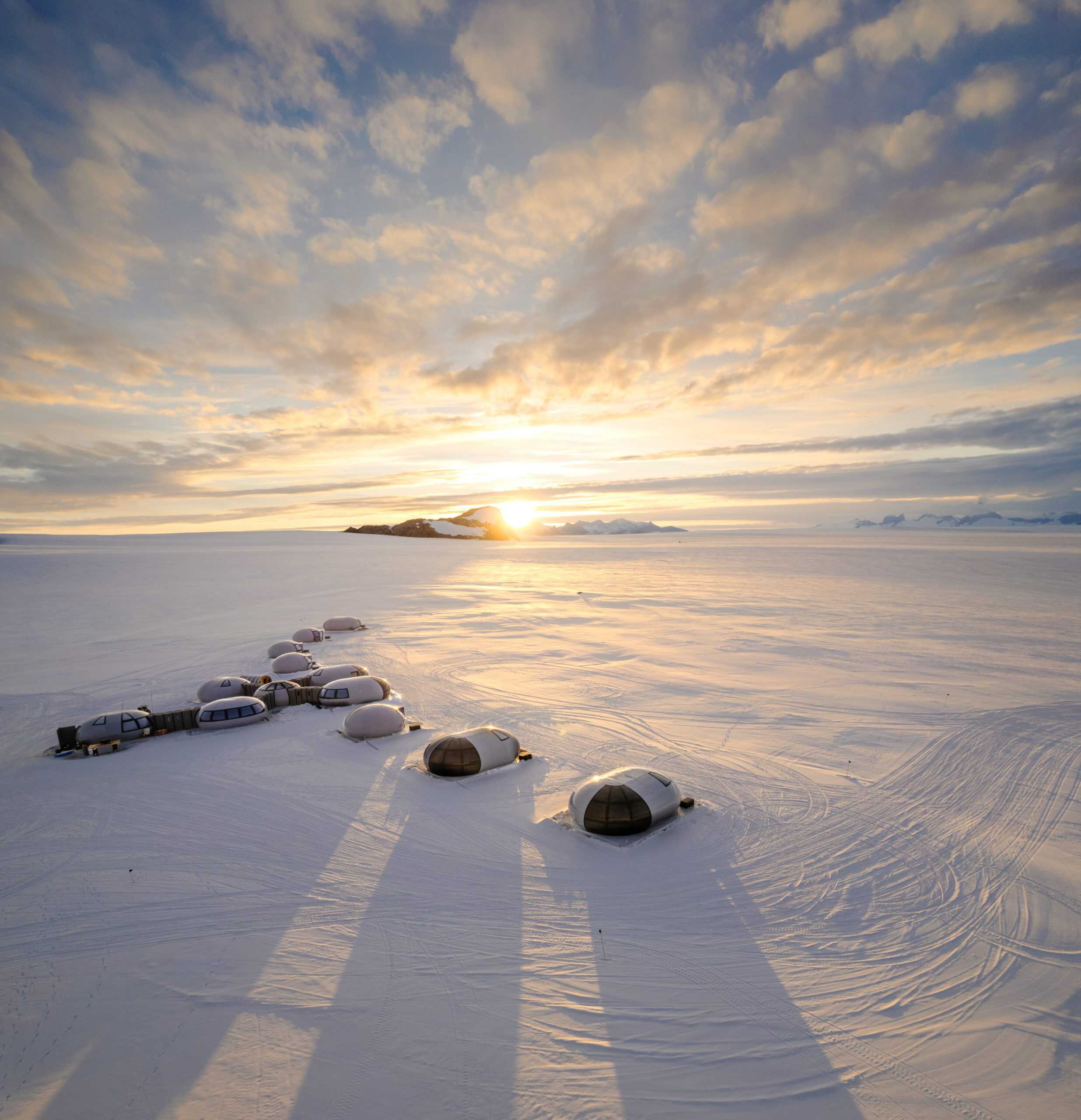 White Desert Antarctica: Echo Camp