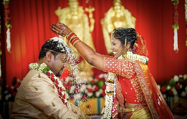 Telugu wedding cerimony. Image Courtesy: Doctor Pori via Wikimedia Comons