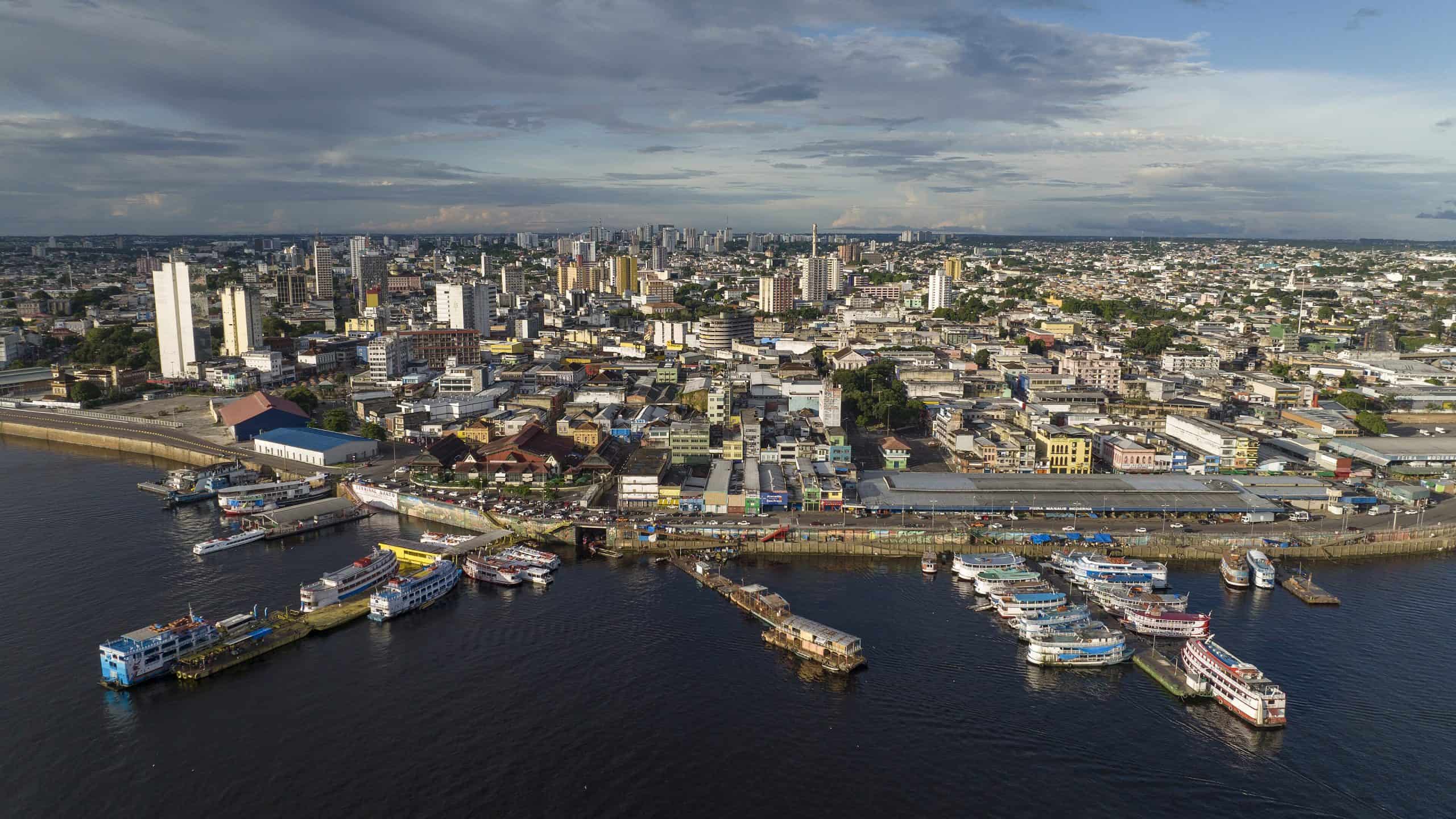 Manaus city skyline along with the river Rio Negre. Courtesy: Wikimedia Commons