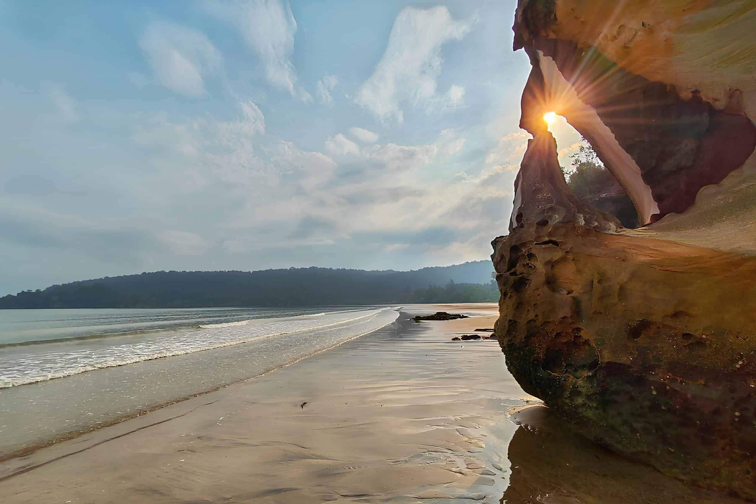 Ray light and rock formation at the beach of Bako National Park. Courtesy: Wikimedia Commons