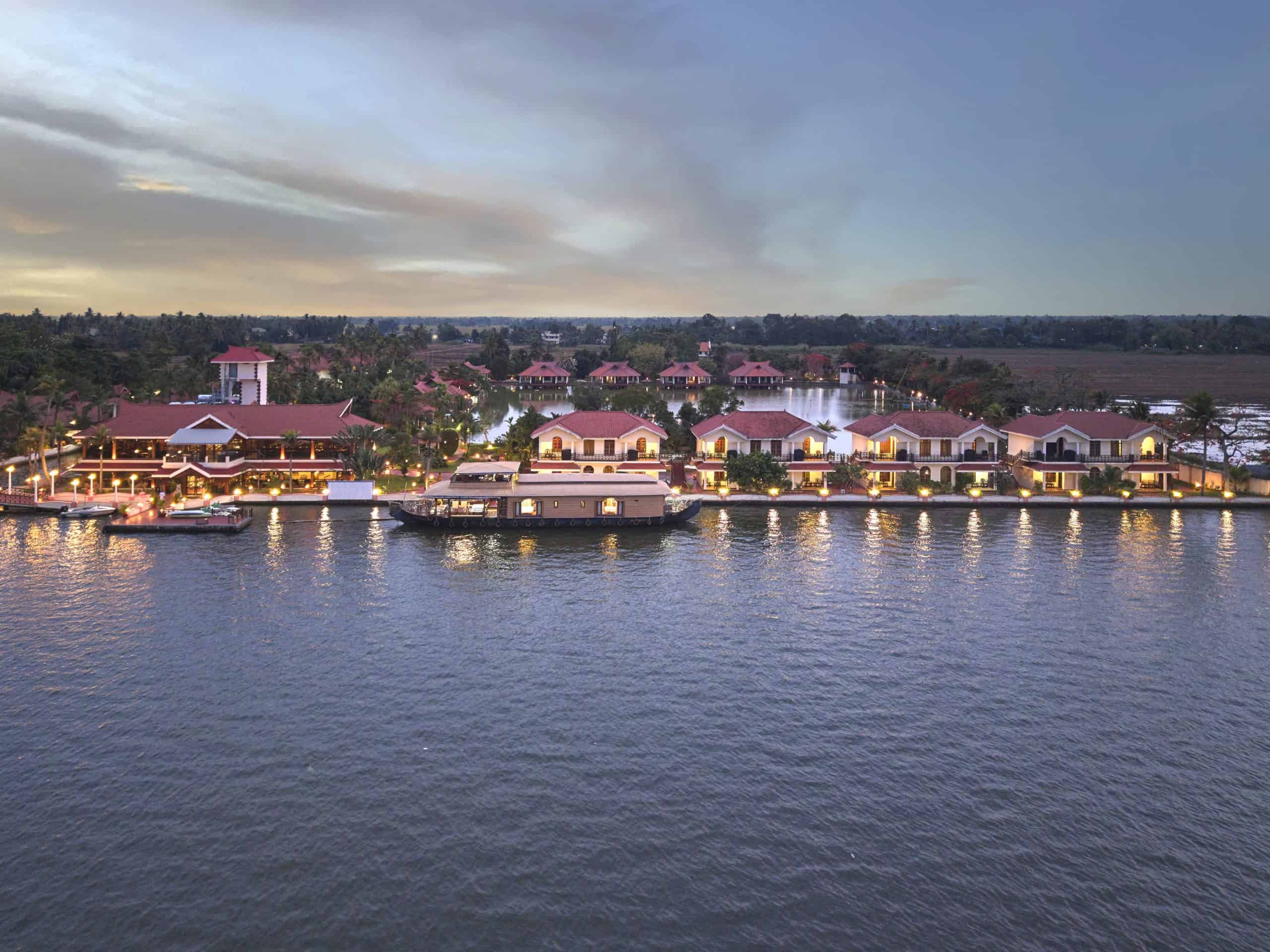 Sterling Lake Palace Alleppey