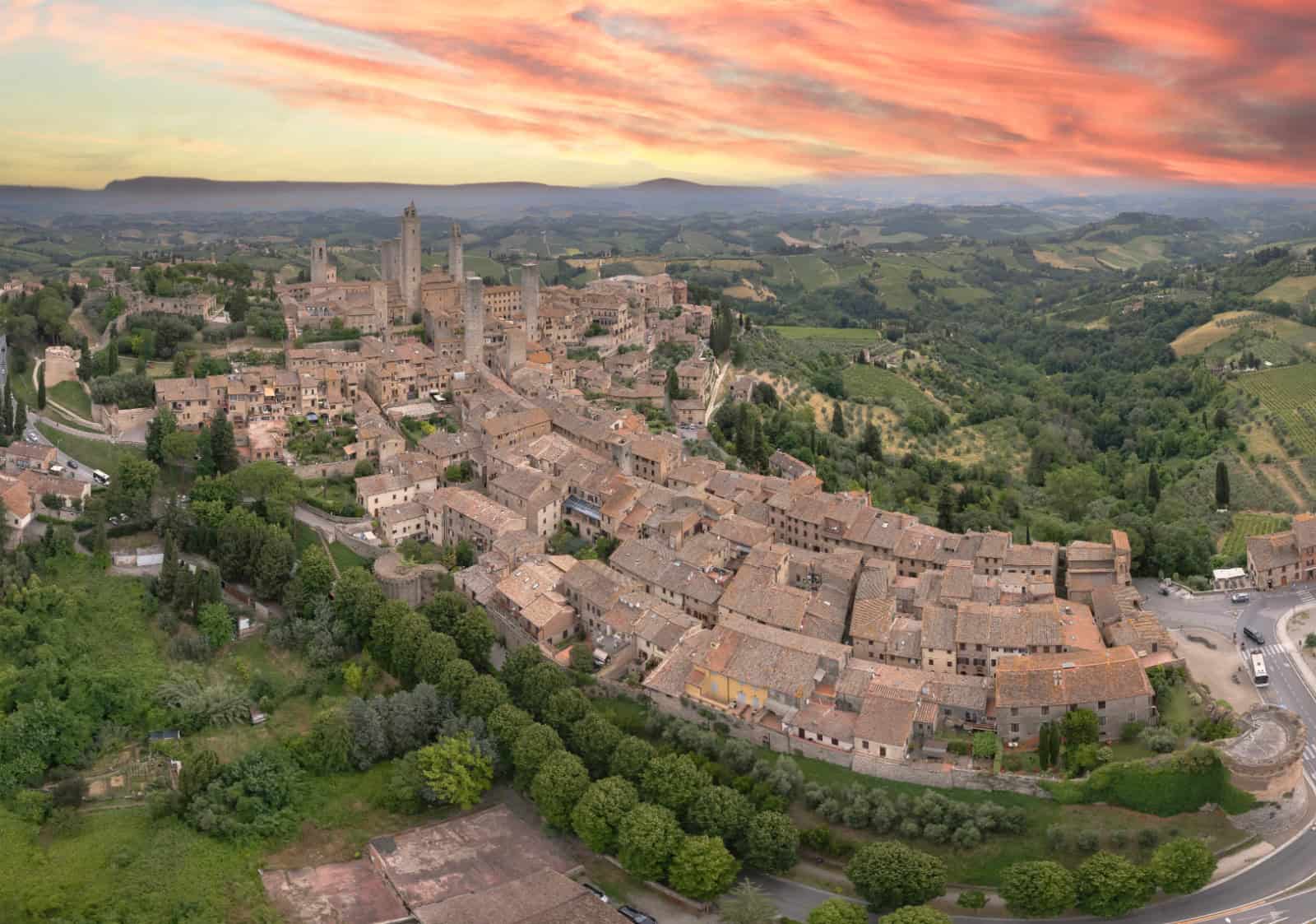 San GimignanImage Courtesy: Chensiyuan via Wikimedia Commons