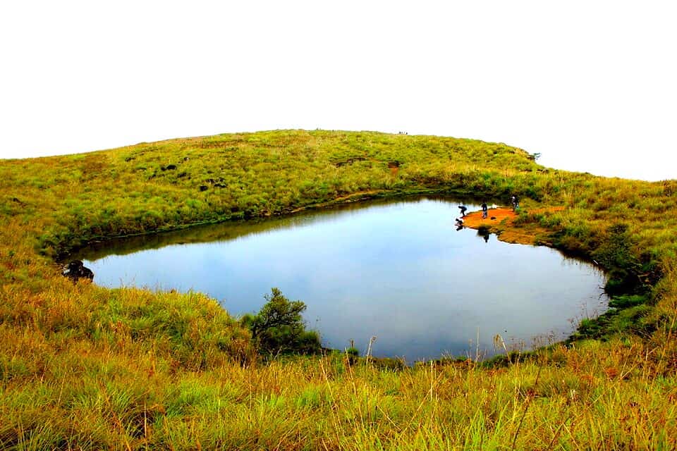 People at Hridaya Saras. Image Courtesy: Tanuja RY via Wikimedia Commons
