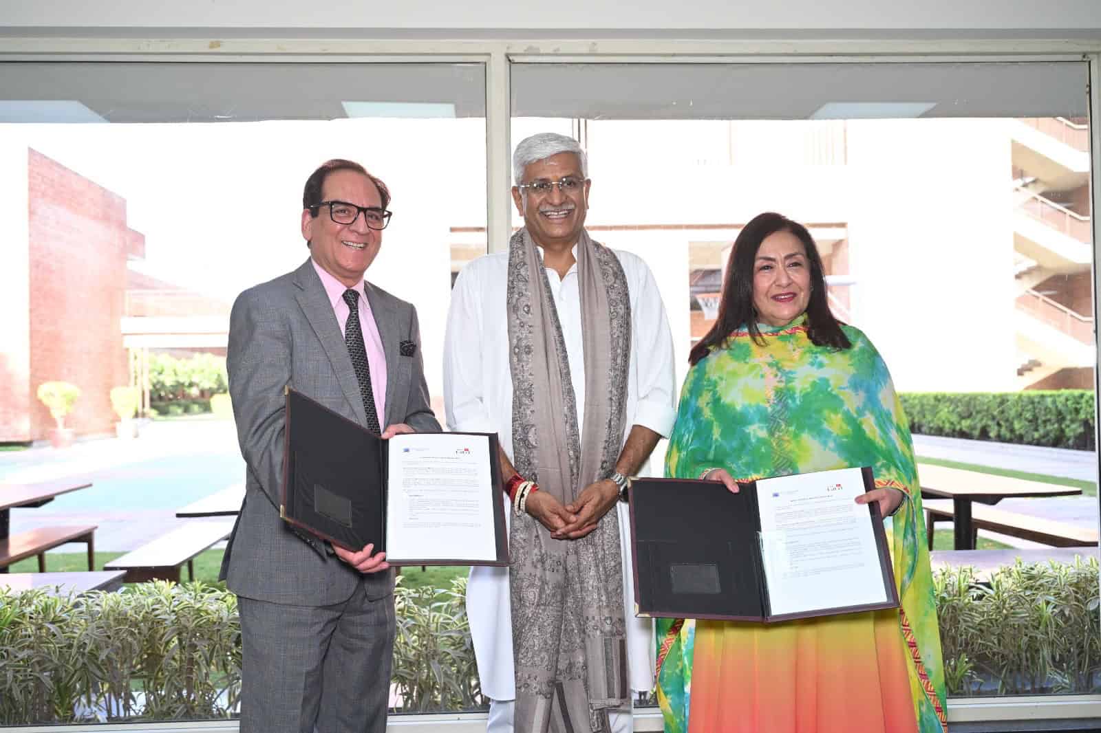L to R: K. B. Kachru, President, HAI, Shri Gajendra Singh Shekhawat, Hon’ble Union Minister of Tourism and Dr Jyotsna Suri, CMD, The Lalit Suri Hospitality Group Hotel Association of India