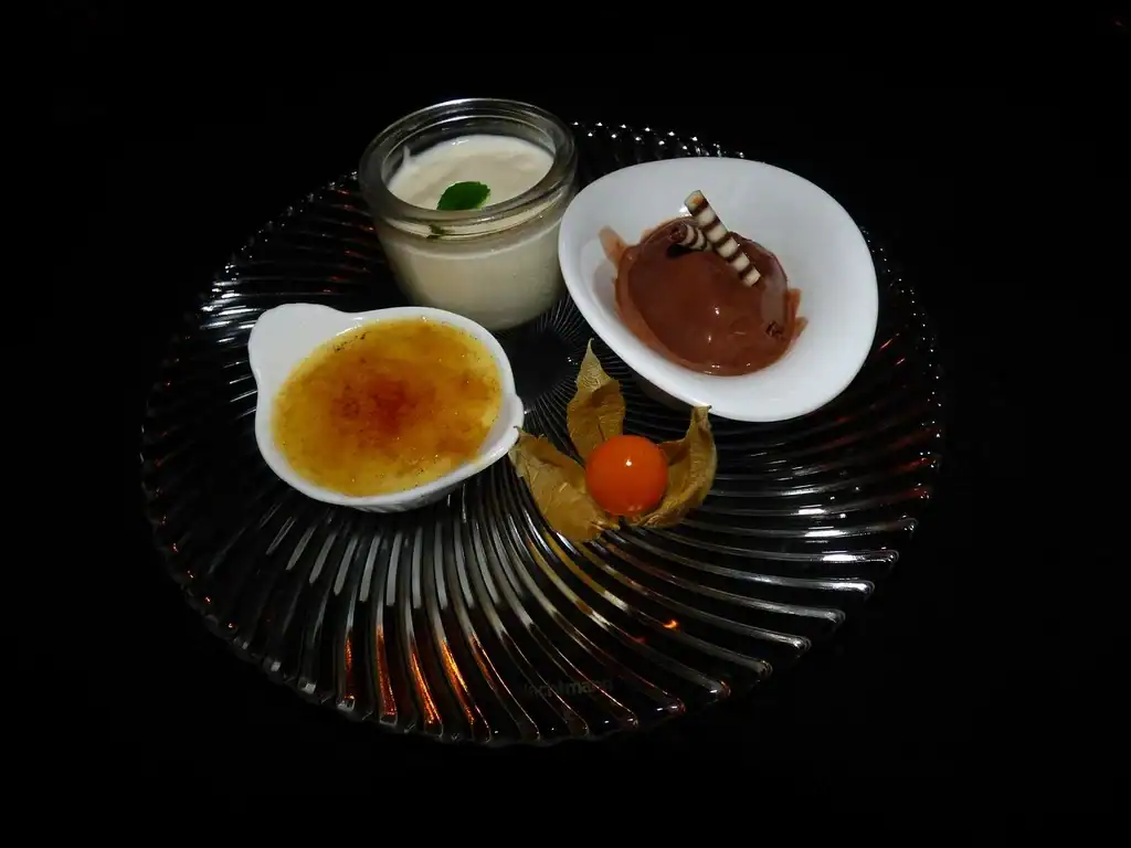 Dessert: Art of Plating Pix Courtesy: Wikimedia Commons Credit: PICRYL Creator: pixabay
