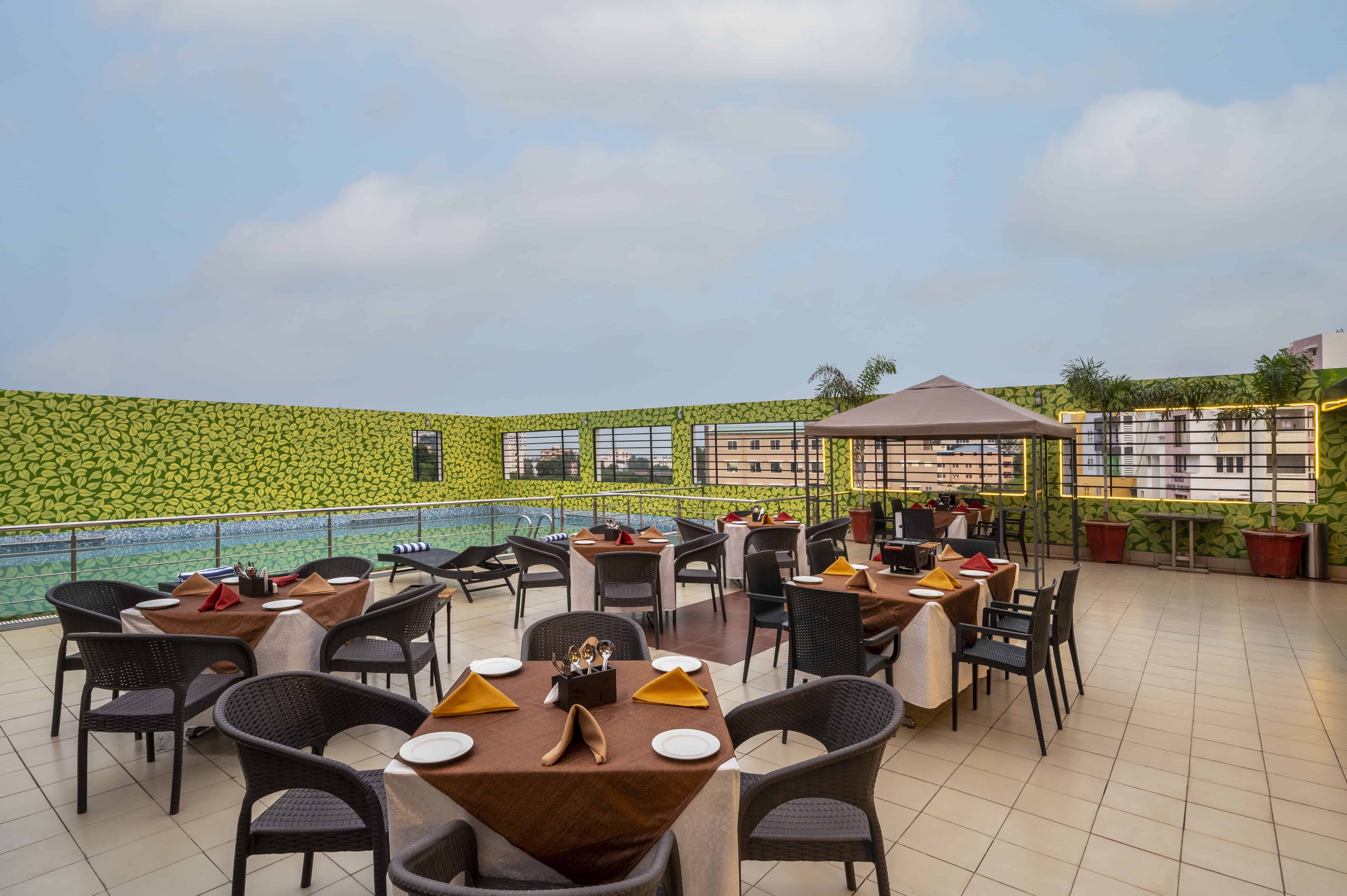 Upper Deck Rooftop Restaurant, Sterling V Grand Madurai