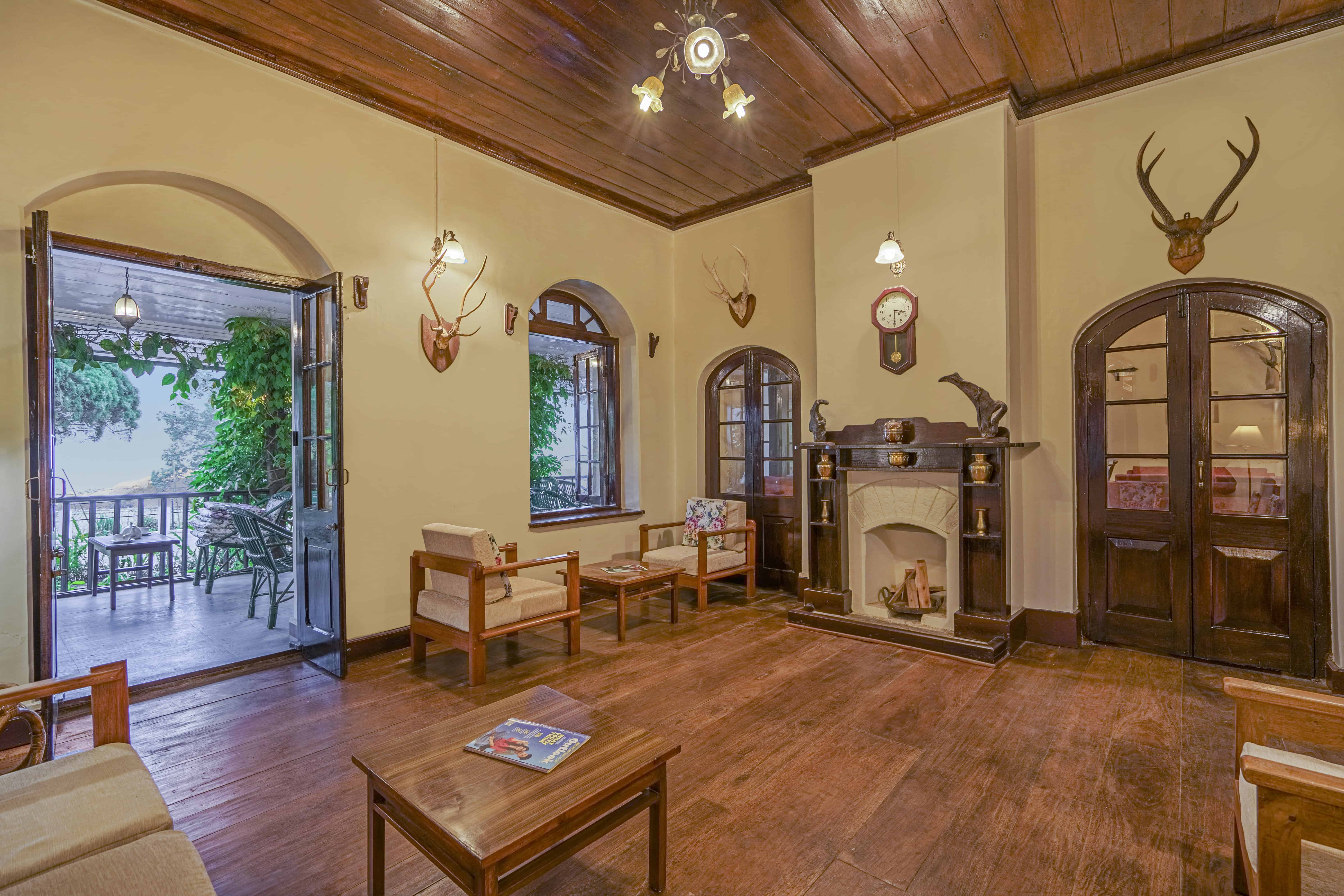 Lounge and Library, Sterling Park Kalimpong