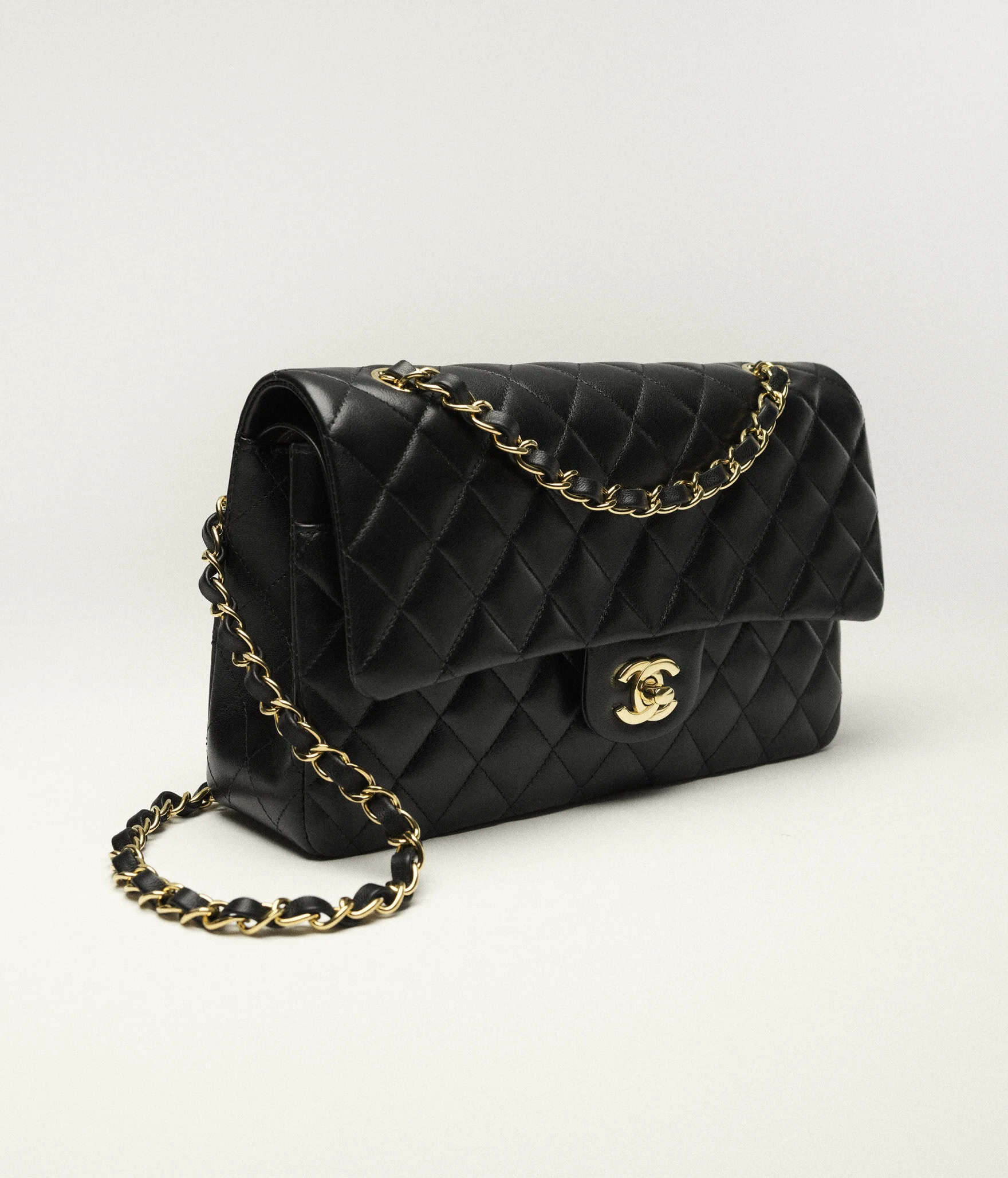 Chanel Classic 1112