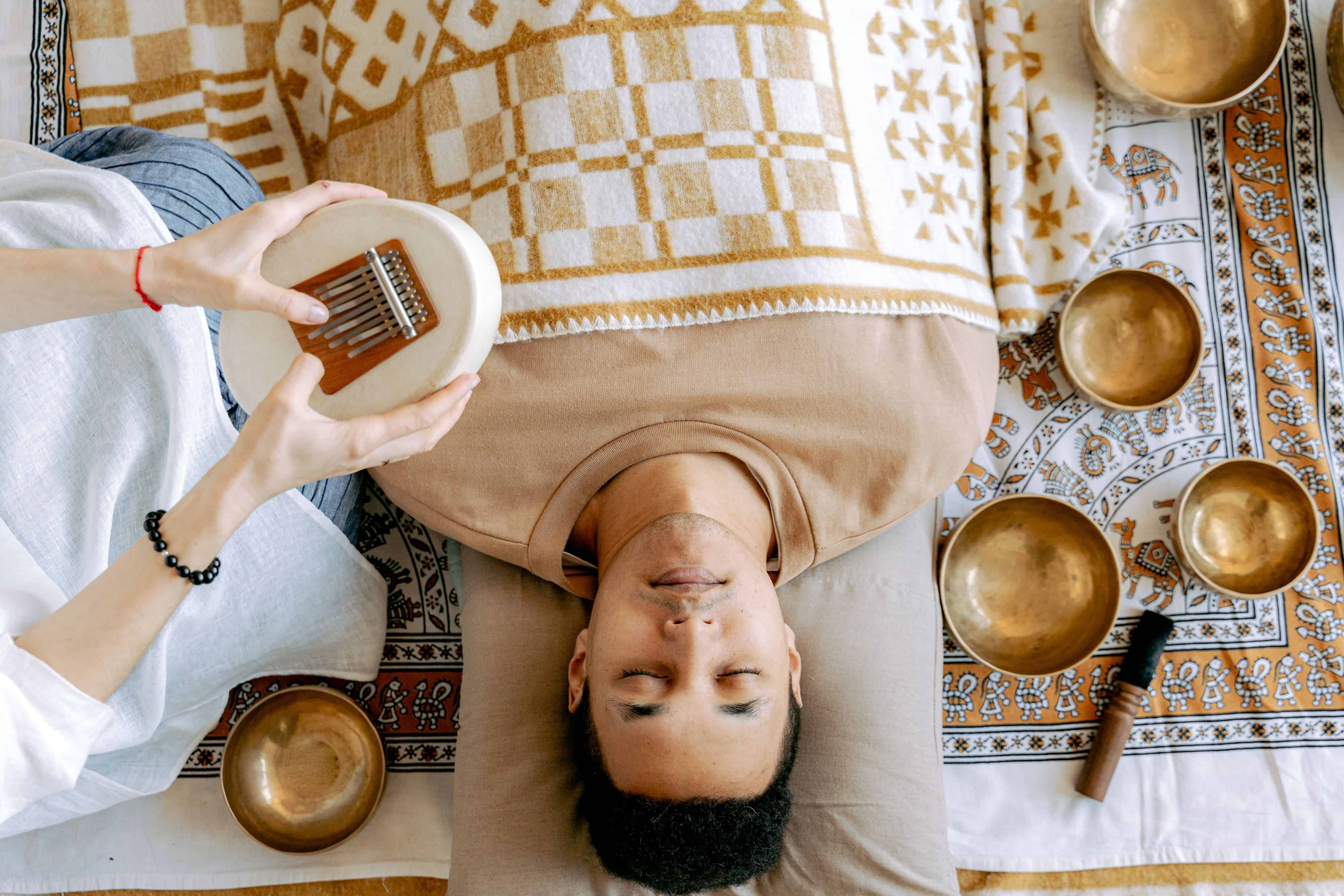 A serene sound bath session. Courtesy: AI25.Studio, Pexels