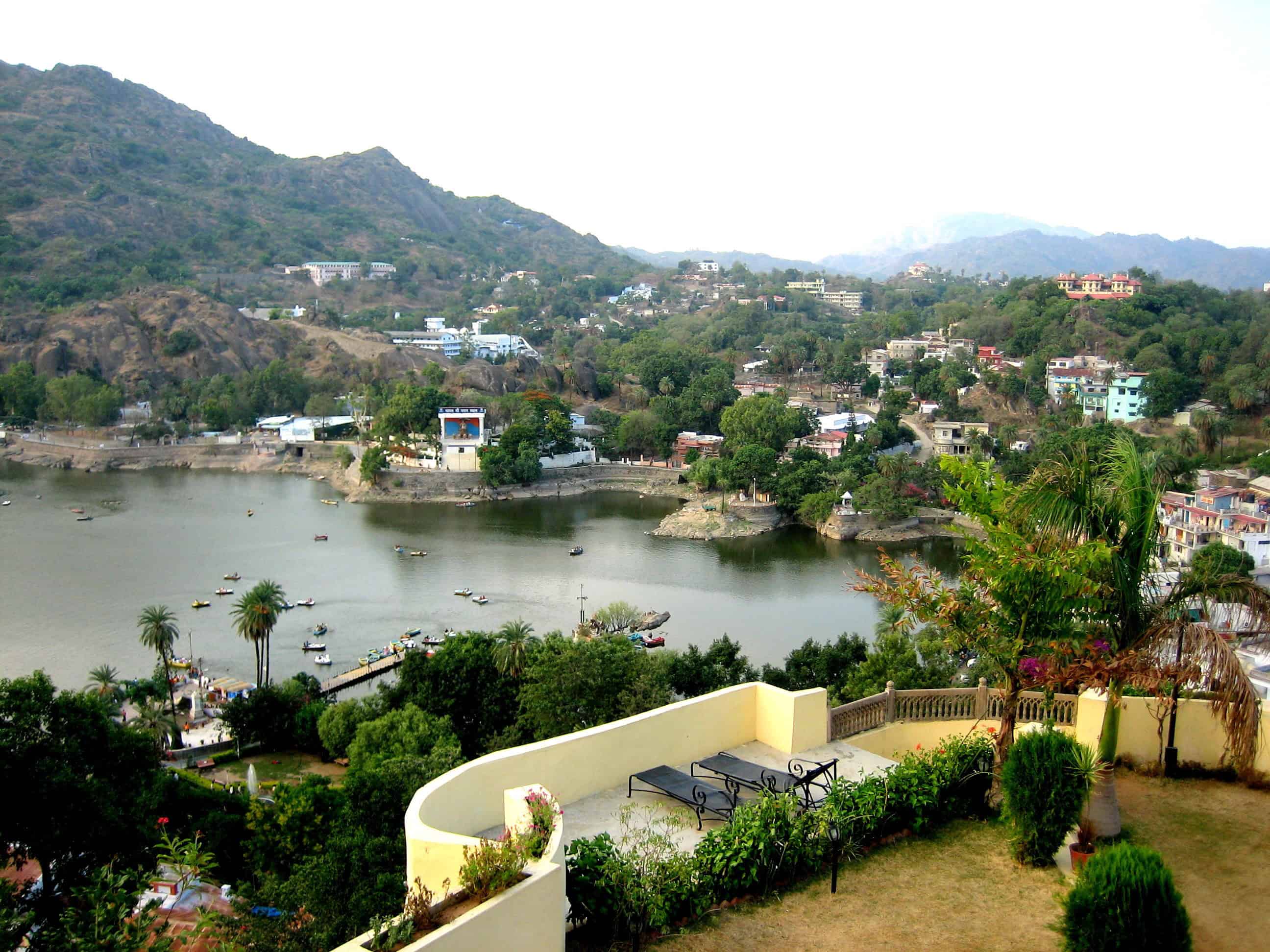Mount Abu. Image courtesy: Andreas Kleemann, Wikipedia Mount Abu Itinerary
