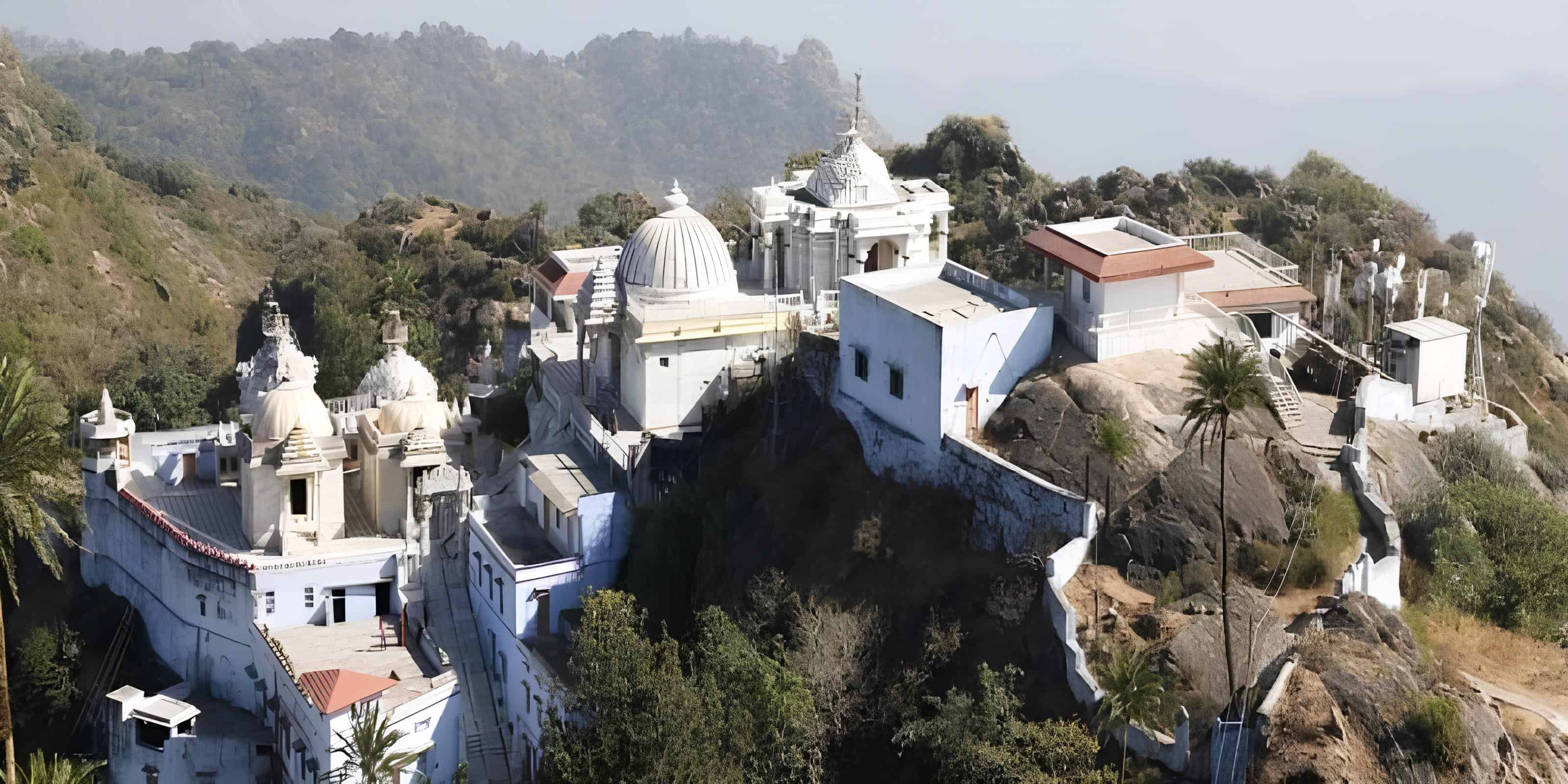 Achalgarh Fort has links with the Paramara dynasty and was later renovated by Maharana Kumbha in the 15th century