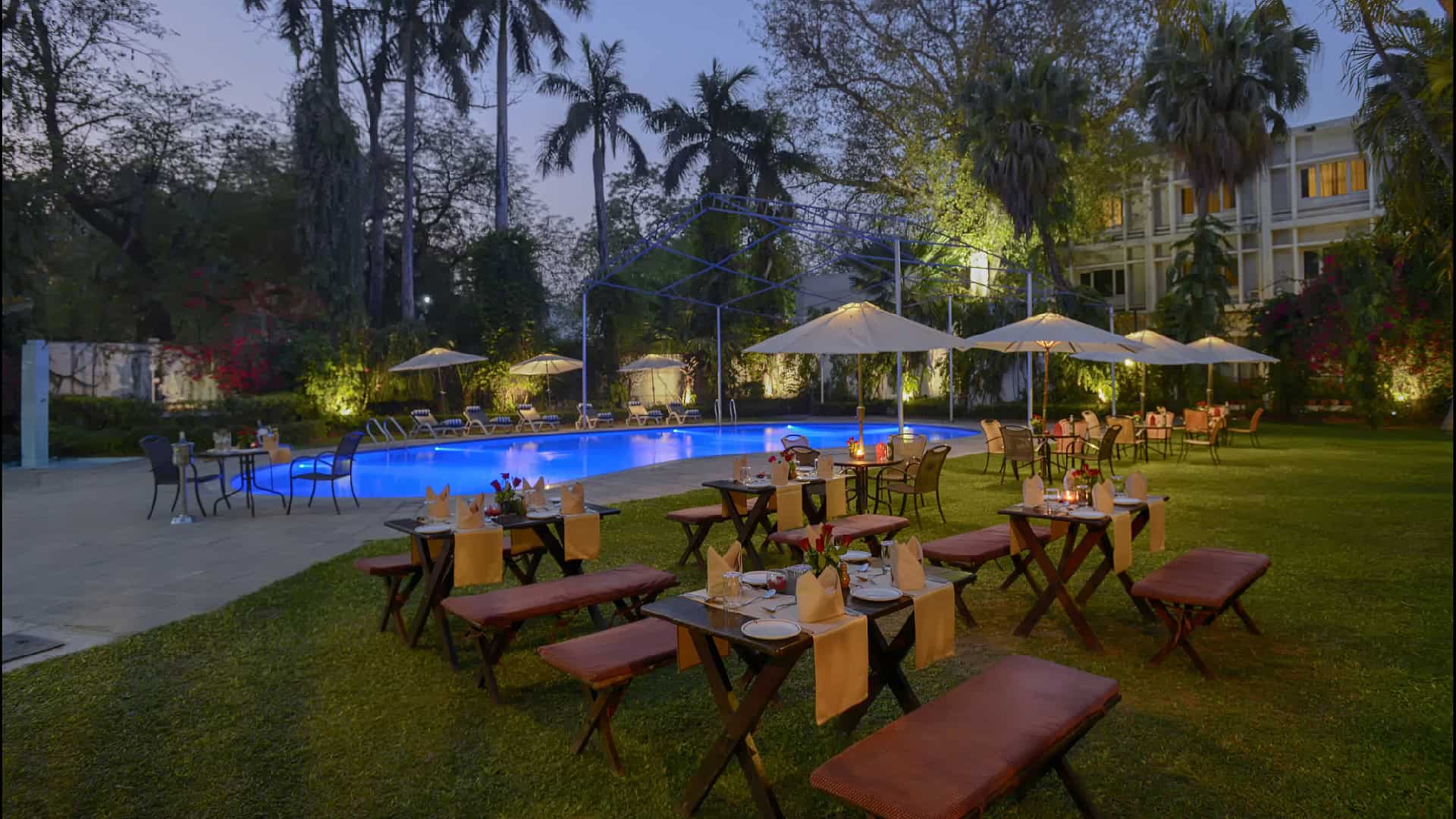 Bar-B-Que poolside eatery, The Clarks Varanasi